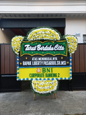 Papan Bunga Duka di Baureno