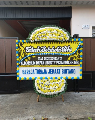 Papan Bunga Duka di Baureno